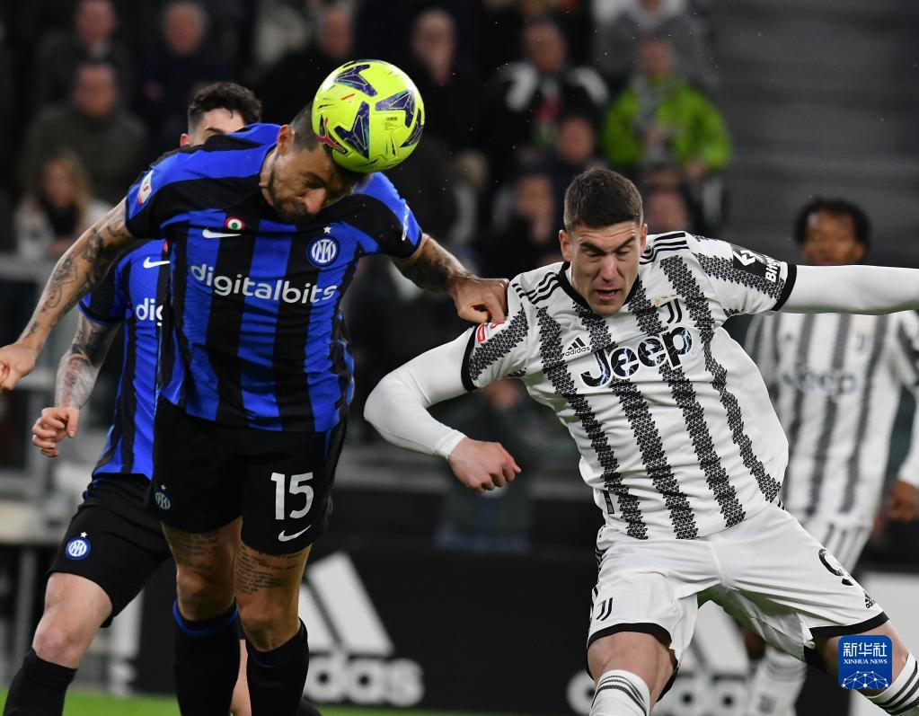 齐沃：利物浦能为重要比赛调整状态；萨拉赫？他是世界级球员（齐沃：利物浦能为关键战迅速调整；萨拉赫是世界级）