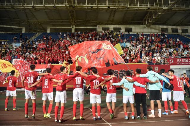 埃贝尔提议诺伊尔重返国家队？卡恩：这也许只是他的个人想法（卡恩回应埃贝尔建议诺伊尔回归国家队：或仅其个人观点）