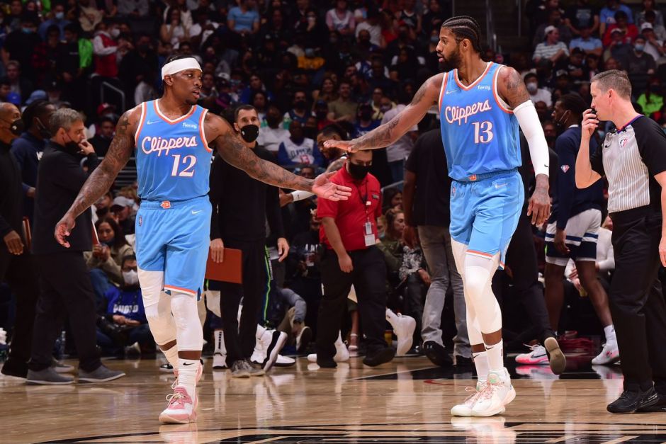 马刺半场19罚16中，湖人8罚5中&除东契奇外无人获得罚球（半场罚球对比：马刺19罚16中，湖人8罚5中；除东契奇外无人获罚球机会）