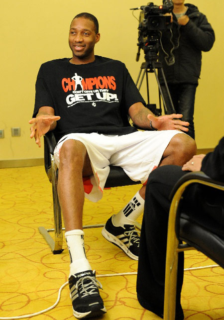 遇求不满：董方卓爆英超派对一夜千女，王楚淇支持C罗言论。（董方卓曝英超派对“一夜千女”，王楚淇支持C罗观点）