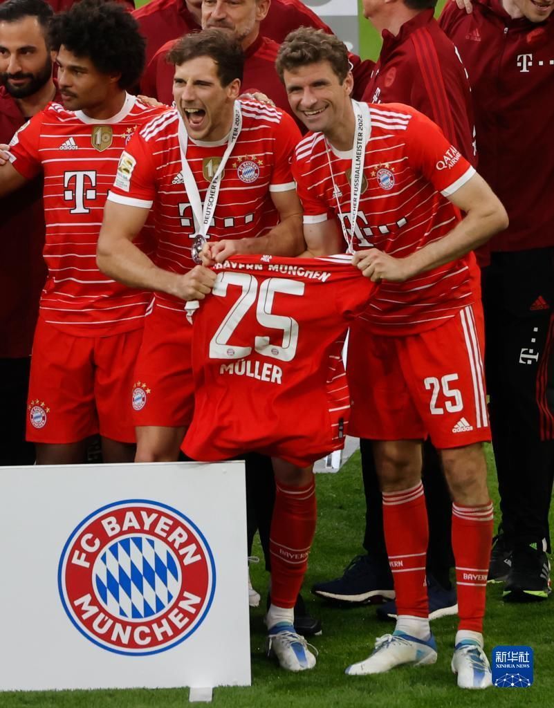 怀特第三节轰14分带队反超，米勒单节4三分回应