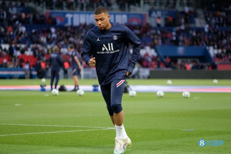 罗马诺：阿森纳对吉拉西的兴趣不实；曼联和巴萨和他有传闻（罗马诺辟谣：阿森纳无意吉拉西，曼联与巴萨仍与其传闻不断）