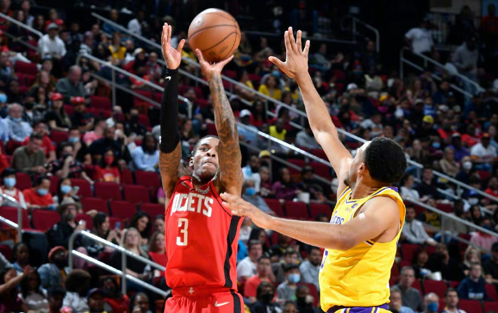 江苏“双城赛”即将打响，苏州队主帅李玮锋：为苏州球迷战斗（江苏双城对决将上演，苏州队主帅李玮锋誓为球迷而战）