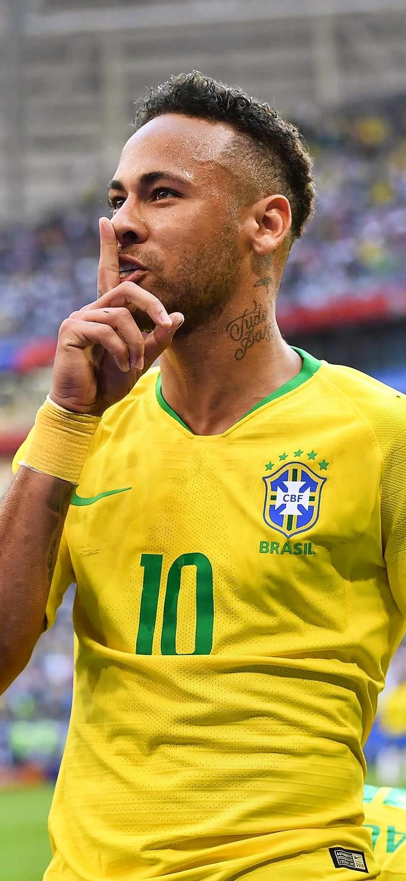 记者：尤文可能在冬窗拿洛卡特利和国米租借交换弗拉泰西（记者称尤文或在冬窗以洛卡特利与国米租借互换弗拉泰西）